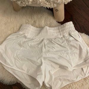 Lululemon Hotty Hot High-Rise Lined Short 2.5"